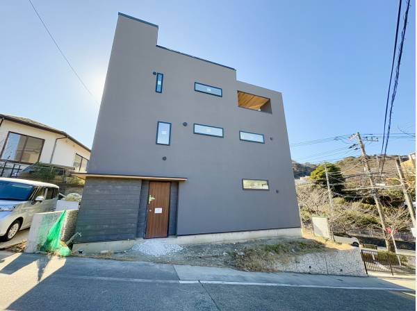 スタイリッシュモダンな外観の住宅