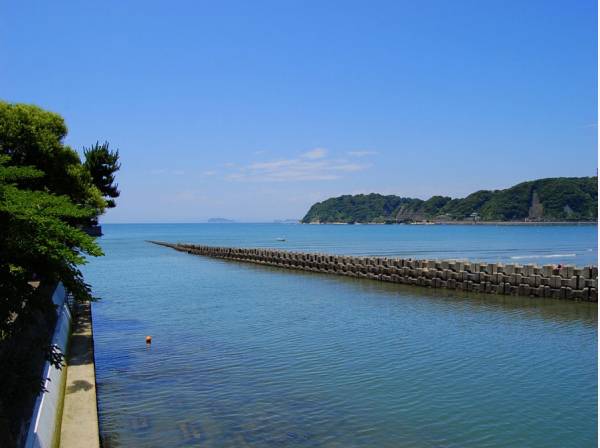 風光明媚な逗子海岸も歩いて１８分(約1.4ｋｍ)

