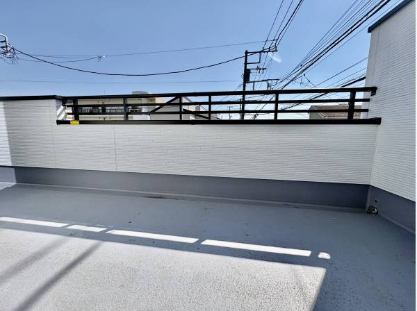 ベランダ（バルコニー）は日当たりも良く広いですよ。