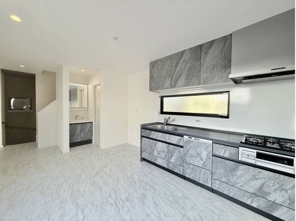 食洗器完備のシステムキッチン