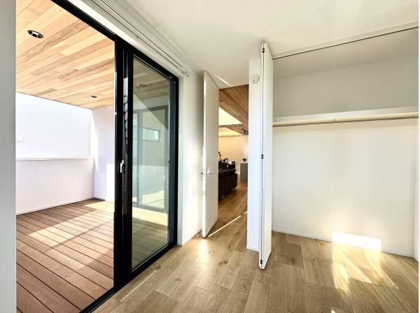 居室からもバルコニーにつながります