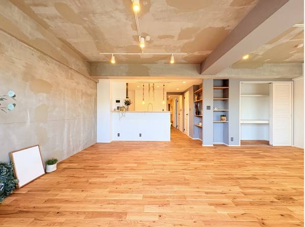 カフェスタイルの室内仕様