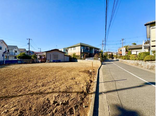 道も広く開放感溢れる場所です