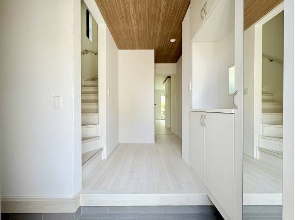 広く使える玄関スペース