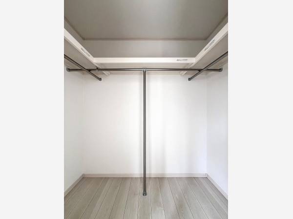 大容量のウォークインクローゼットを完備