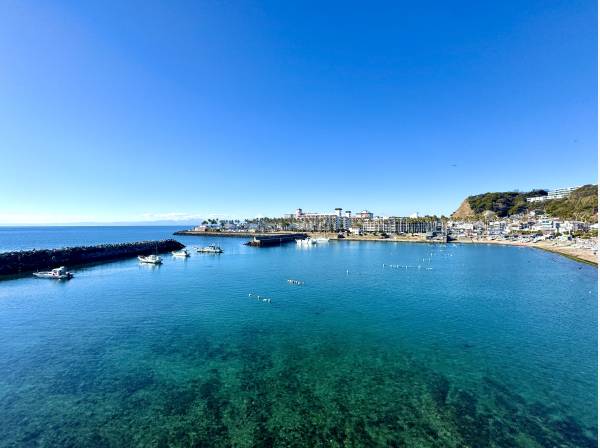 逗子小坪ブルーの美しい景色が一面に広がります