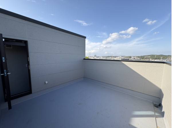 ルーフバルコニーでBBQでもやろうかな？