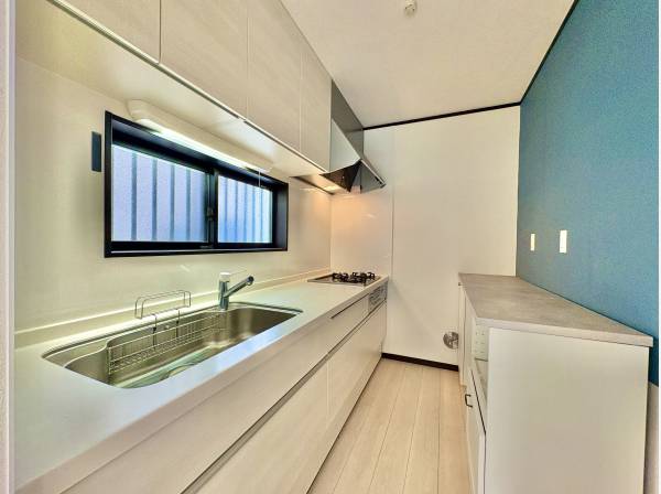 家族の繋がりを育むキッチン、まさに家の中心です