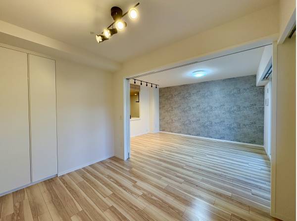 約5.2帖のお部屋はリビングと繋げることができます