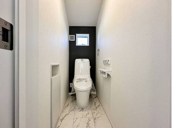 トイレは勿論、１階、２階の各フロアにございます