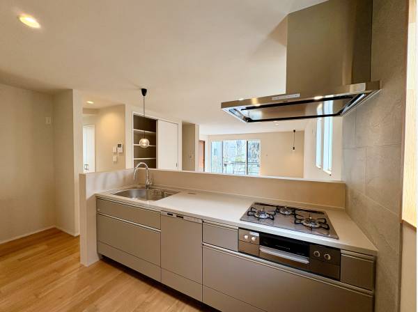 対面式のキッチンは家族の時間を育みます