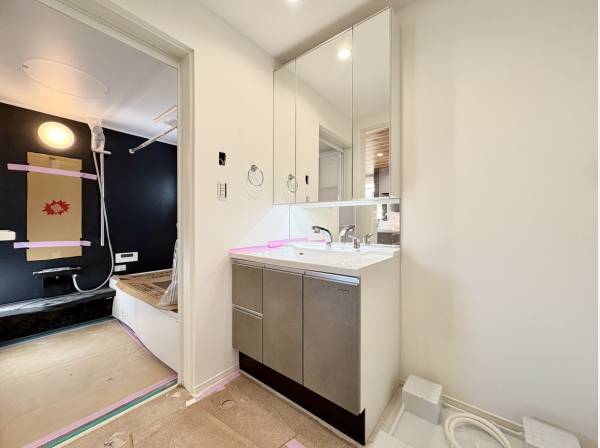 バスルームとパウダールーム