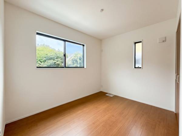各部屋にクローゼットを完備