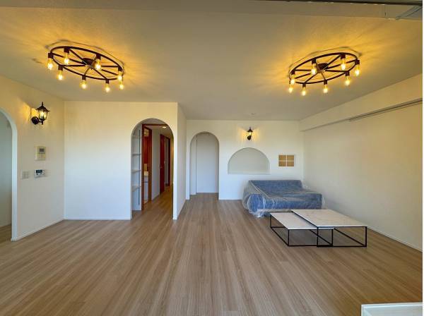 シンプルながらどこかリゾートチックなリノベーション。