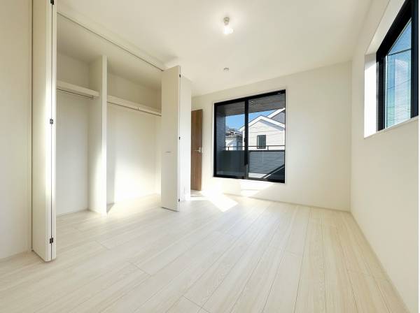 どのお部屋もしっかりと陽光を感じられます