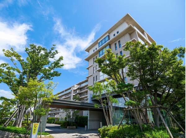 潤いある植栽が住まう人を迎え入れてくれます