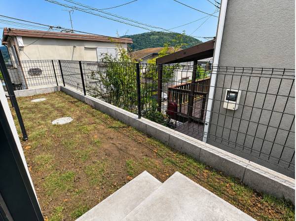 簡単なお庭付き。ガーデニングや家庭菜園など。