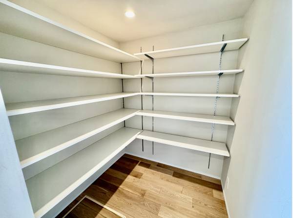 家のあらゆるところに収納スペースがありますよ。