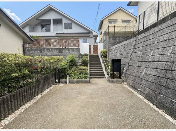 車種を選ばずゆったり駐車できます