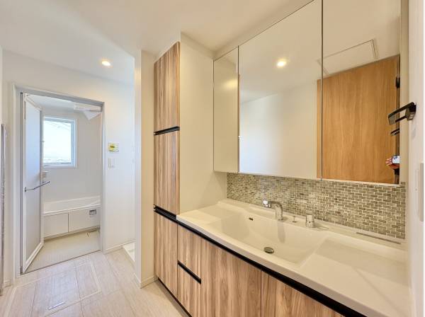 清潔感のある色合いで統一され、スッキリとした印象を受けます