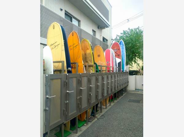 サーフボード置場があるのこの地ならではですね（共有部分）