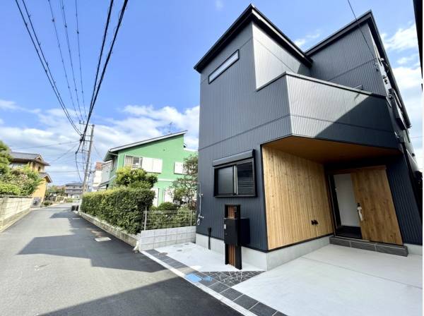 海の街に似合うリゾートスタイル