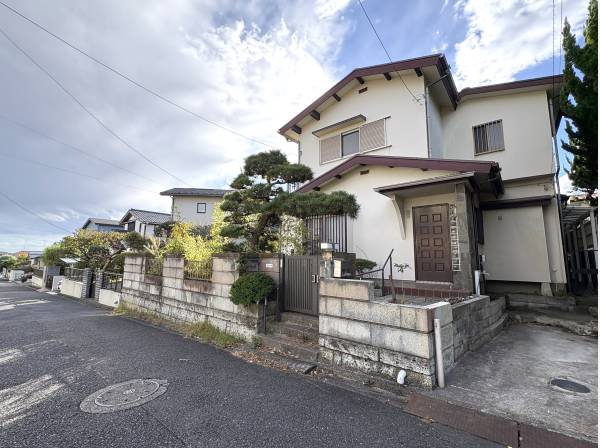 ゆるやかな傾斜地ですので、抜け感もございます