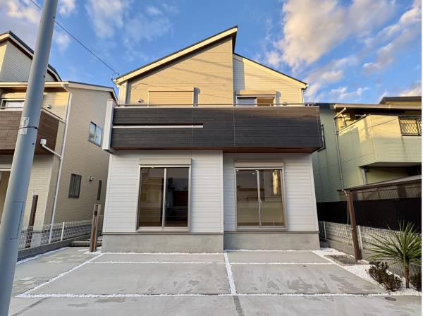 車種によってカースペース3台お停めいただけます