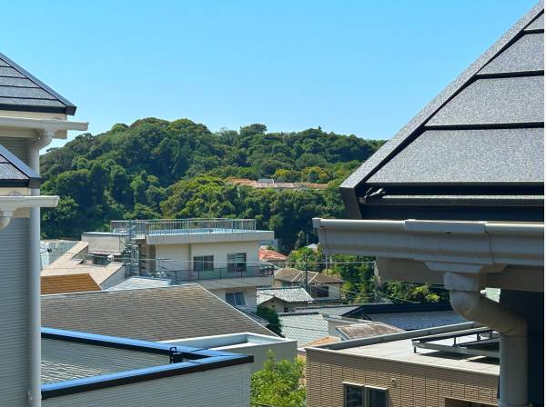 江ノ島もちょこっとご覧頂けます。