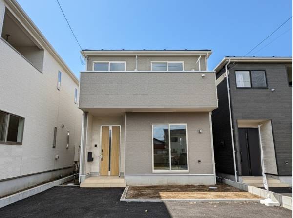 優しい色合いの外観です