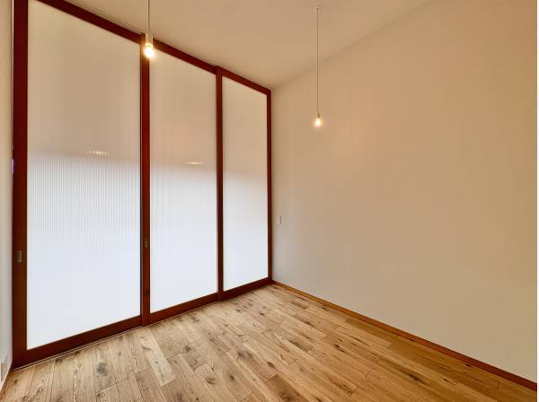 開けたままでも美しい、ハイドア