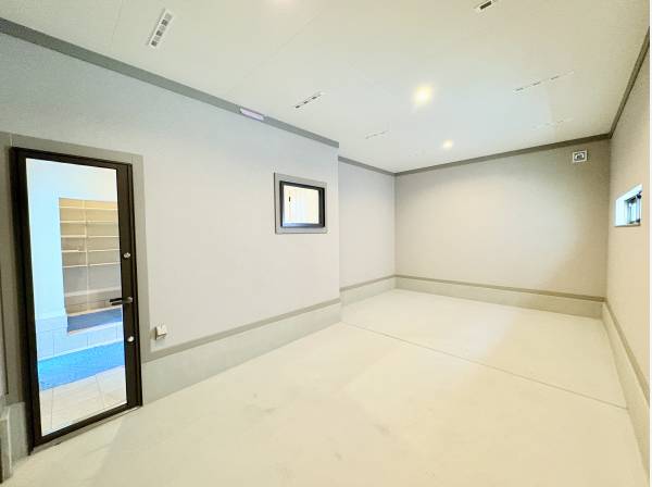 駐車のしやすいガレージスペース