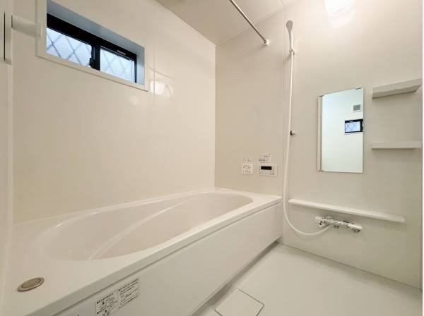 バスルームもい基調を合わせ統一感のあるデザインです