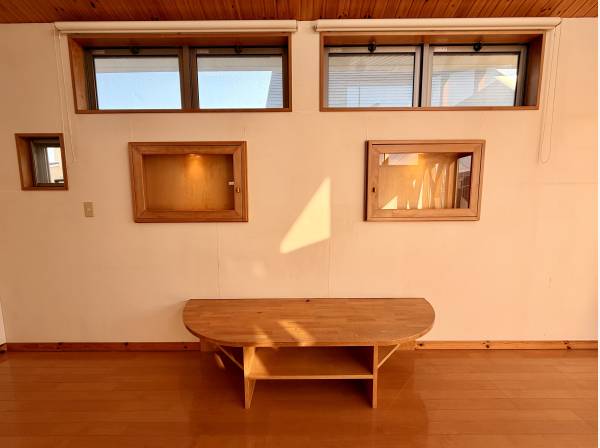 リゾート感を感じ落ち着きのあるリビング