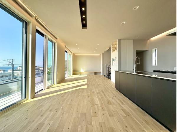 海を贅沢に眺めるLDK