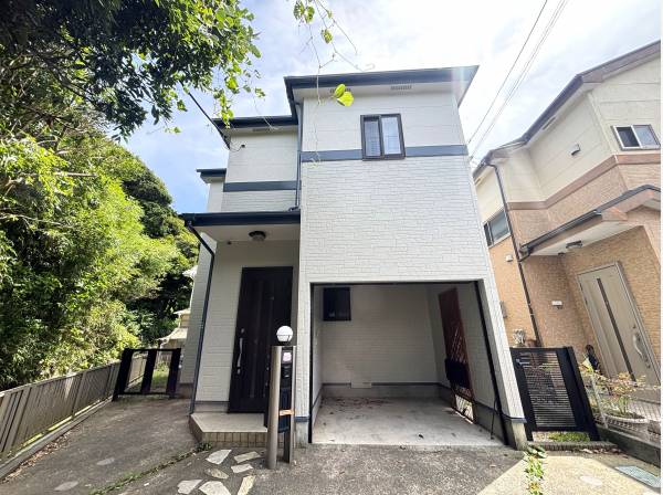 白を基調とした外観