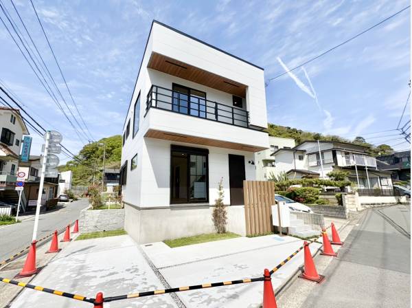 カースペースにはお車を2台駐車可能！