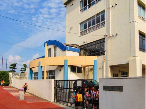 小学校まで徒歩9分（約700m）