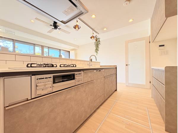 キッチン設備、食洗器付き