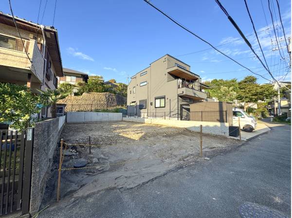 高い建物もなく山に囲まれてもおらず。深呼吸したくなる気持ちのいい場所。
