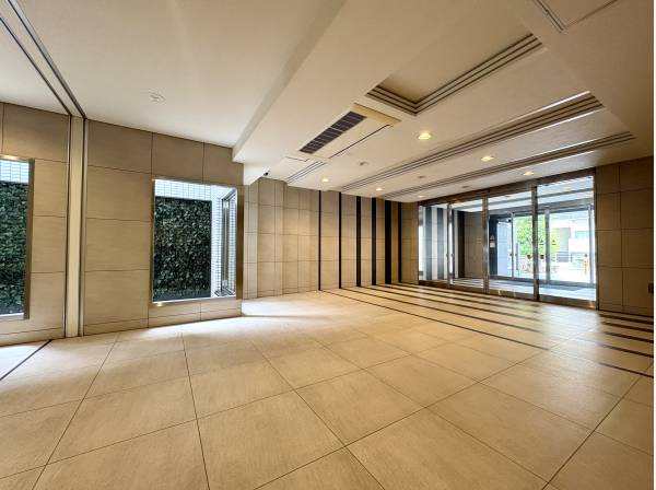 マンションエントランス