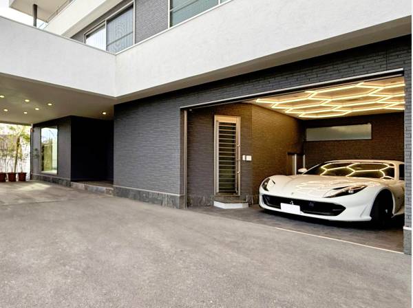物件まではフェラーリのようなスポーツカーでもお越しいただくことが可能です