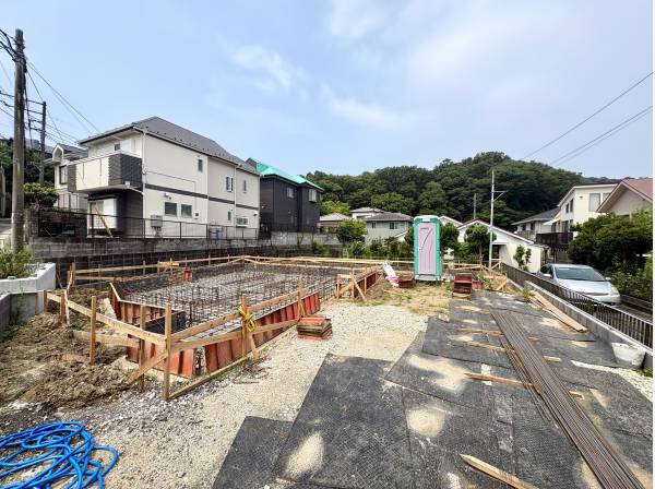 緑豊かな環境に登場です。