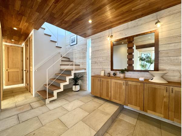 無駄のない完成された玄関ホール