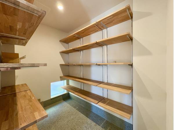 たっぷり収納の玄関スペース