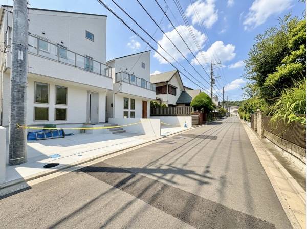 前面道路もゆとりがございます！