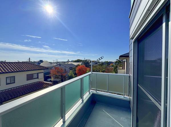 2階のバルコニーからも空が広く望めました。