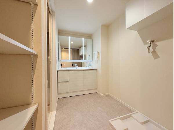 広く使いやすい洗面所