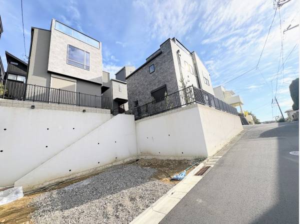 建物外観、左側の建物です