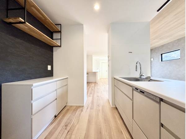 キッチンスペースもゆとりがございます